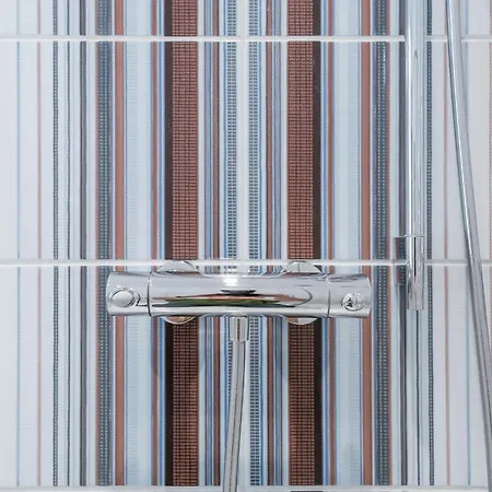 Apartment Moderne Mit Grossem Balkon Im Seepark *